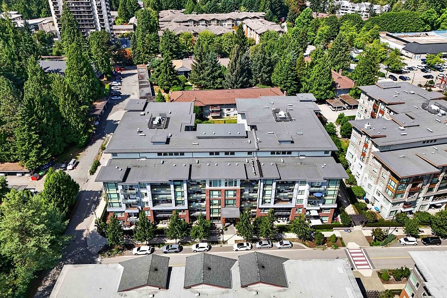 204 2651 Library Lane North Vancouver, BC - 30