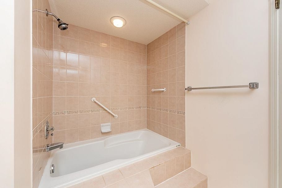 208 3690 Banff Court North Vancouver, BC - 23