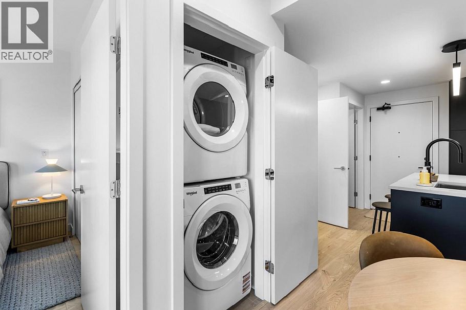 502 1680 E 12th Avenue Vancouver, BC - 4