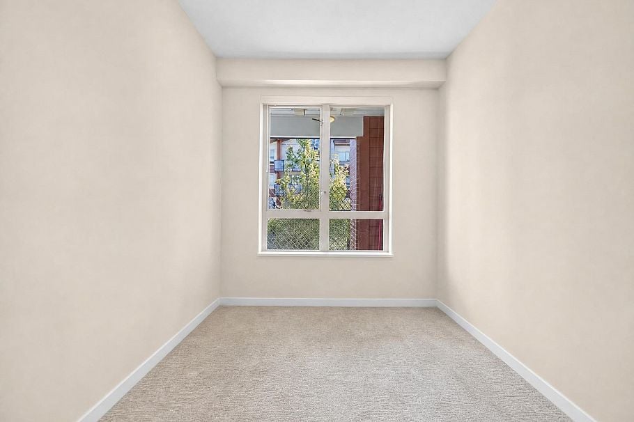 204 2651 Library Lane North Vancouver, BC - 21