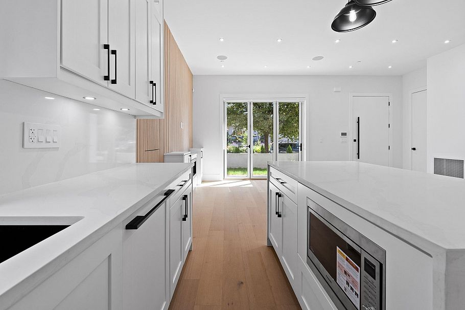 1 4463 Walden Street Vancouver, BC - 10
