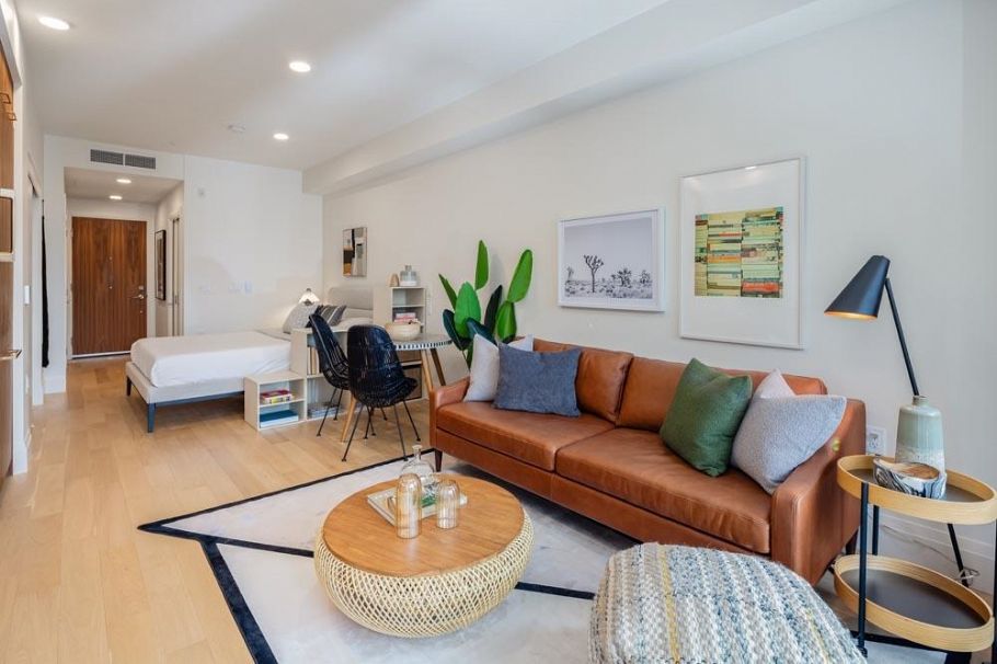 410 2550 Garden Drive Vancouver, BC - 4