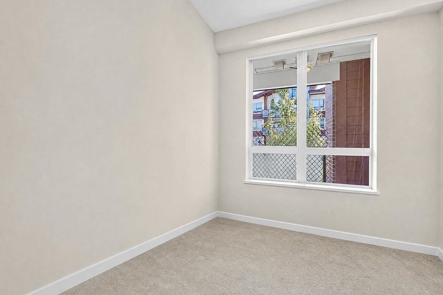 204 2651 Library Lane North Vancouver, BC - 24