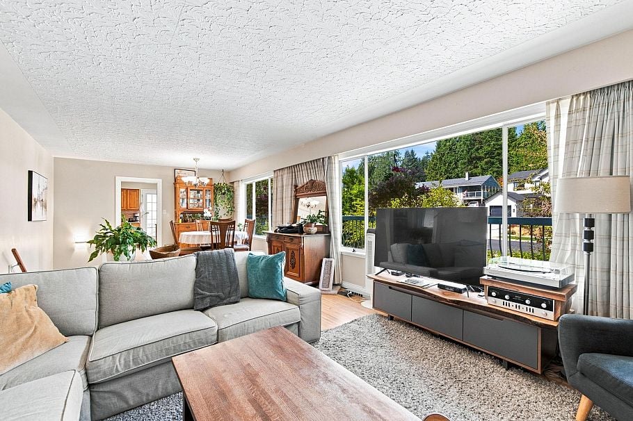 1033 Clements Avenue North Vancouver, BC - 4