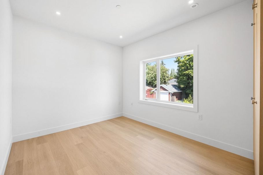 B 4258 Sophia Street Vancouver, BC - 32