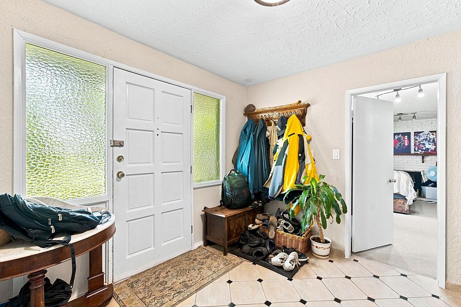 1033 Clements Avenue North Vancouver, BC - 9