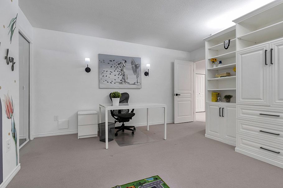1102 Strathaven Drive North Vancouver, BC - 17