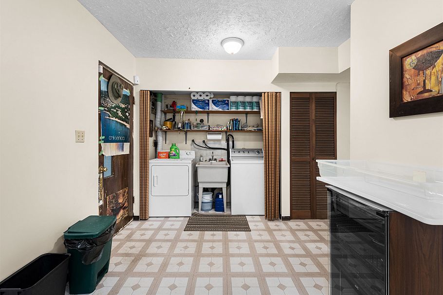 3481 Dieppe Drive Vancouver, BC - 25