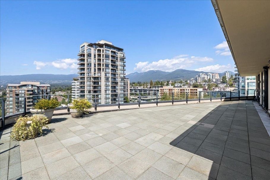 PH2 124 W 1st Street North Vancouver, BC - 21