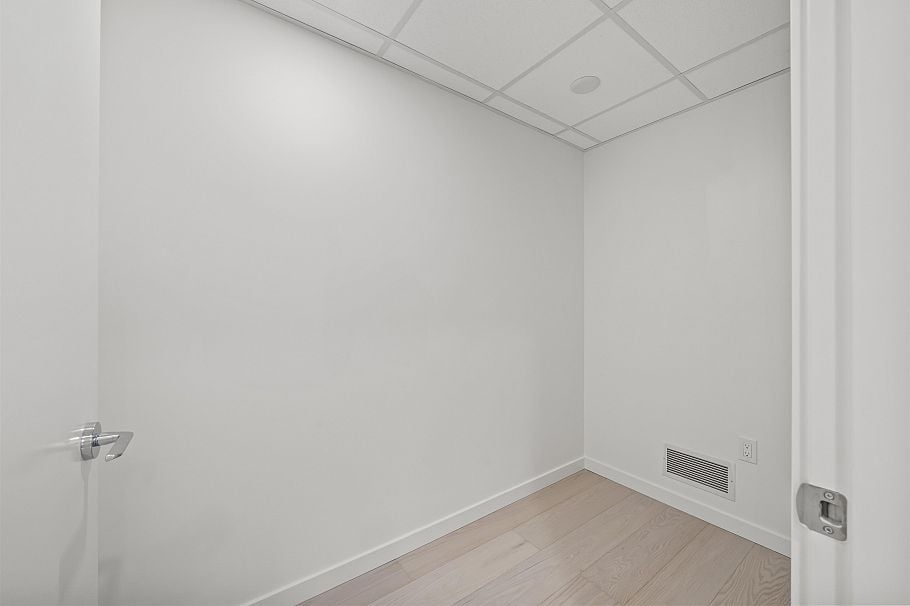 702 8415 Granville Street Vancouver, BC - 16