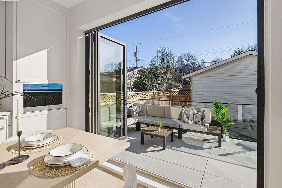 2 3036 W 13th Avenue Vancouver, BC - 14