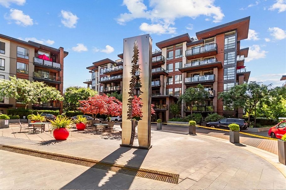 404 719 W 3rd Street North Vancouver, BC - 1