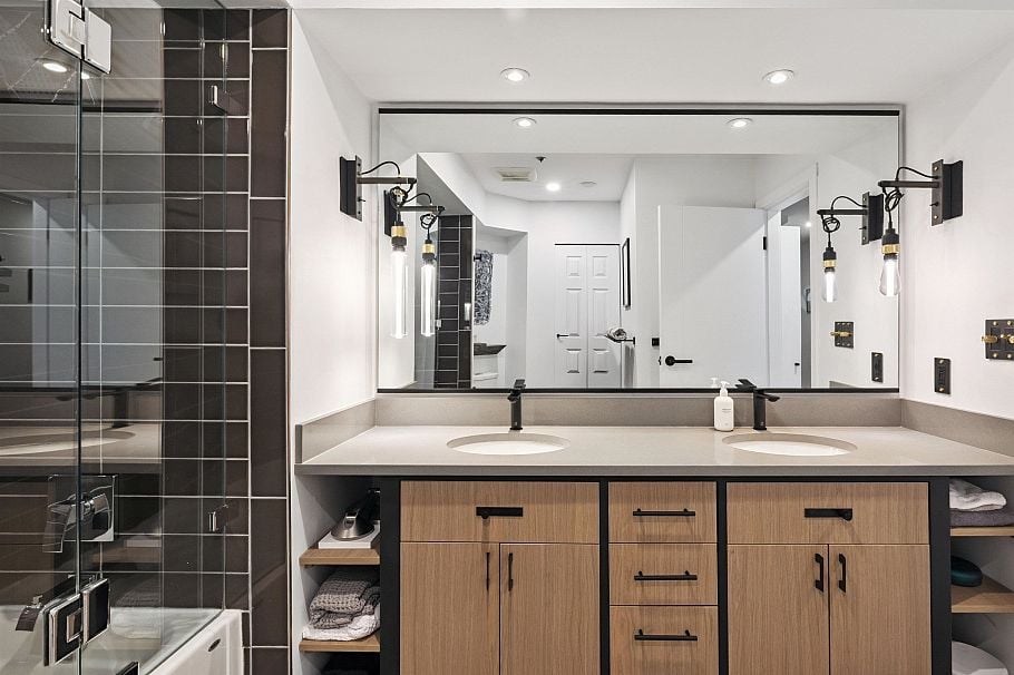 105 953 W 8th Avenue Vancouver, BC - 21