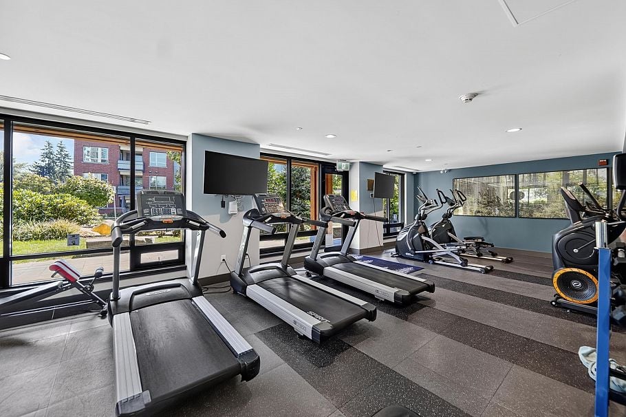 204 2651 Library Lane North Vancouver, BC - 28