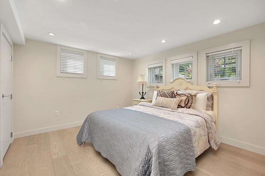 1407 W 33rd Avenue Vancouver, BC - 24
