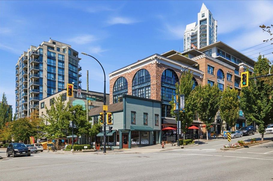 PH2 124 W 1st Street North Vancouver, BC - 24