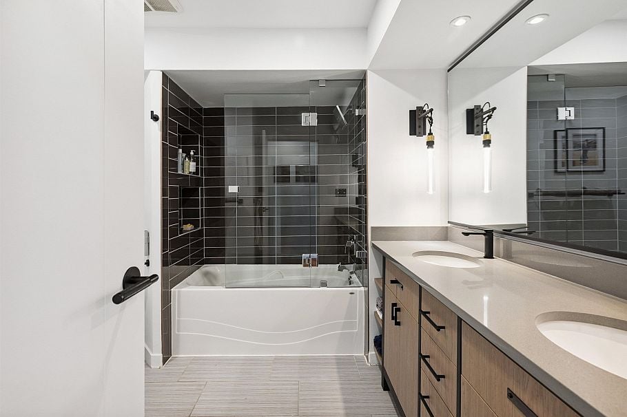 105 953 W 8th Avenue Vancouver, BC - 22
