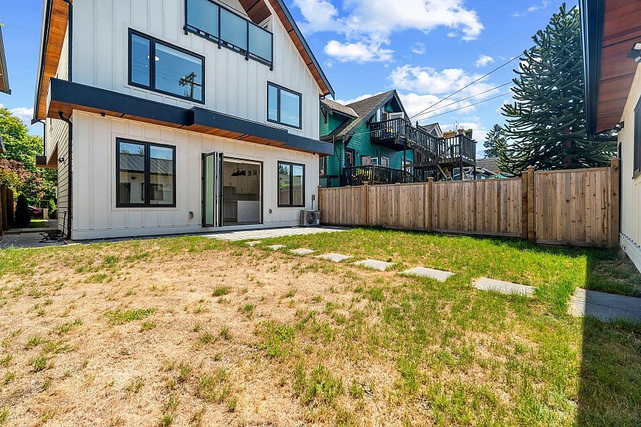 2 4463 Walden Street Vancouver, BC - 27