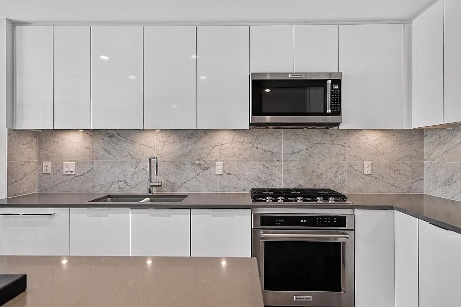 204 2651 Library Lane North Vancouver, BC - 6