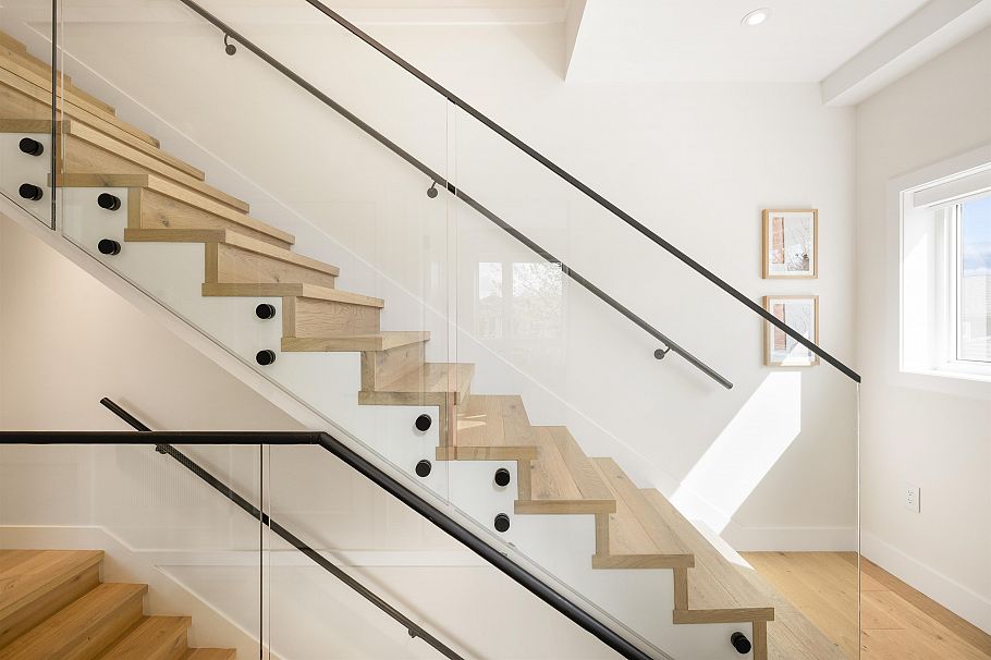 1 3141 E 19 Avenue Vancouver, BC - 19