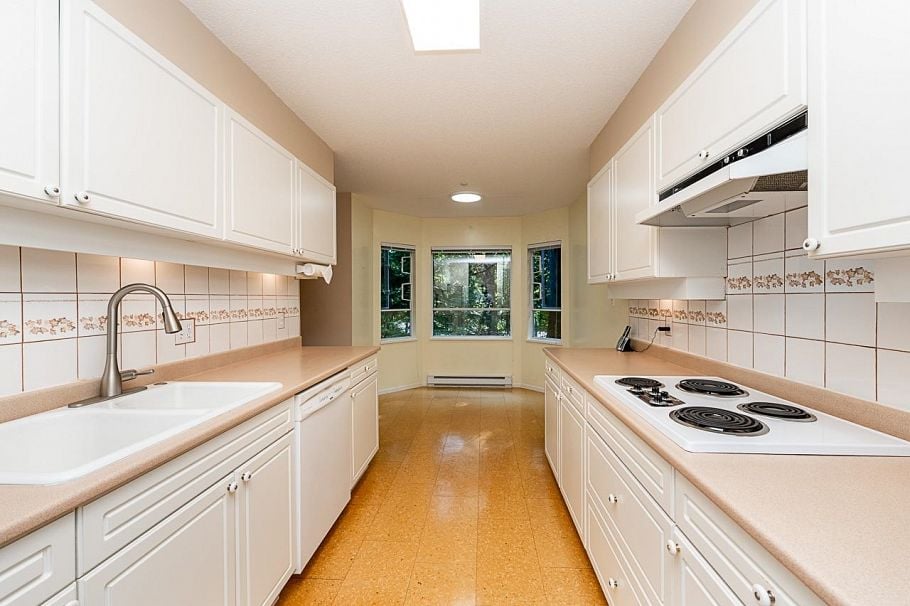 208 3690 Banff Court North Vancouver, BC - 11