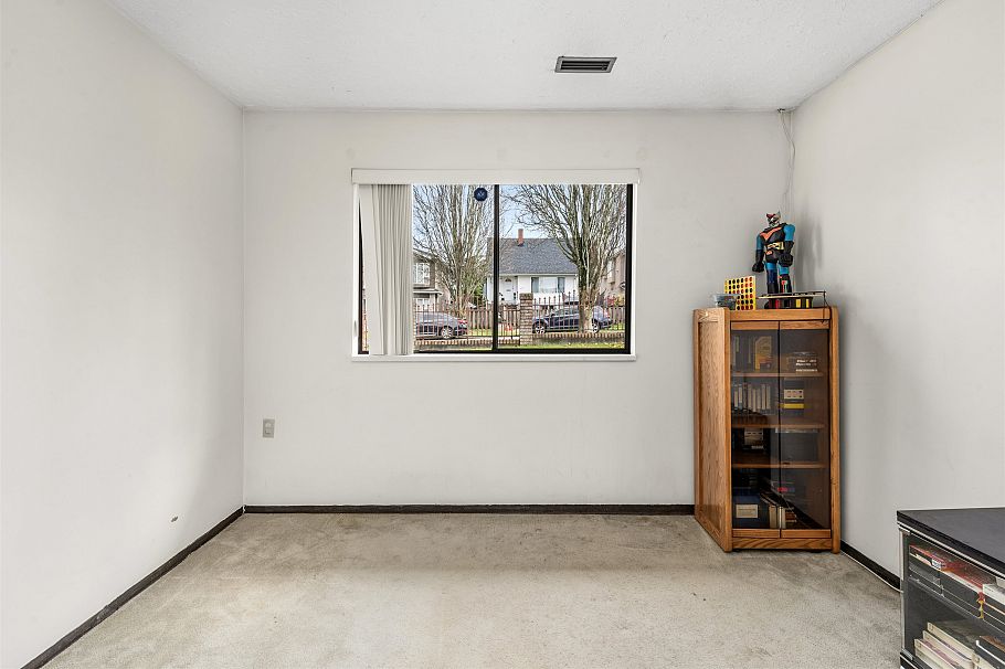3481 Dieppe Drive Vancouver, BC - 24