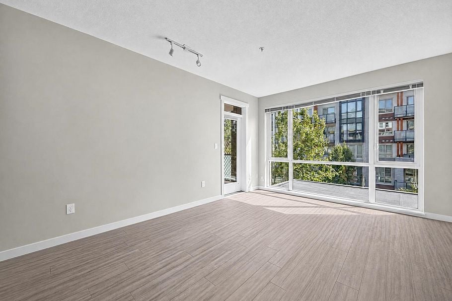 204 2651 Library Lane North Vancouver, BC - 12