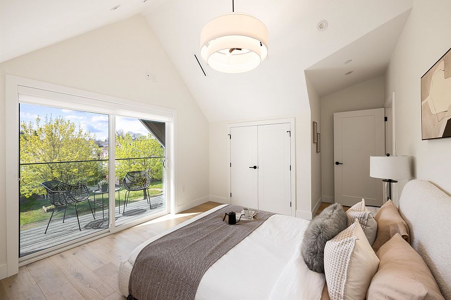 1 3141 E 19 Avenue Vancouver, BC - 14