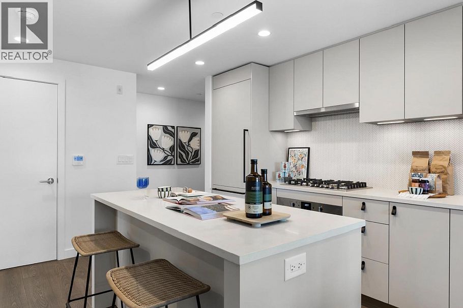 502 1680 E 12th Avenue Vancouver, BC - 1