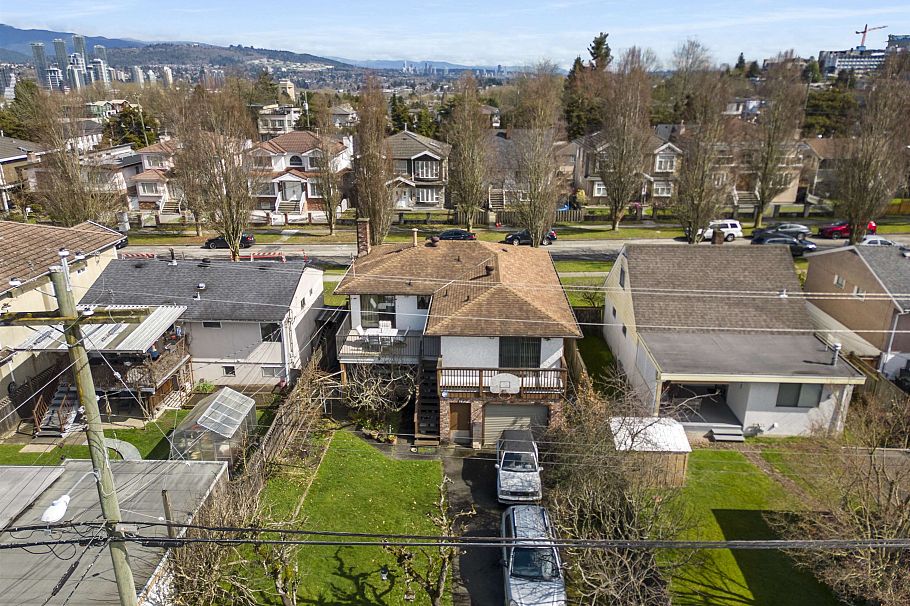 3481 Dieppe Drive Vancouver, BC - 32