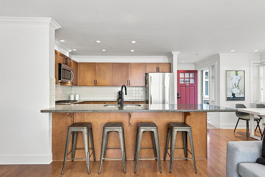 2460 Sasamat Street Vancouver, BC - 6