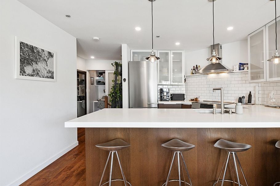 105 953 W 8th Avenue Vancouver, BC - 1