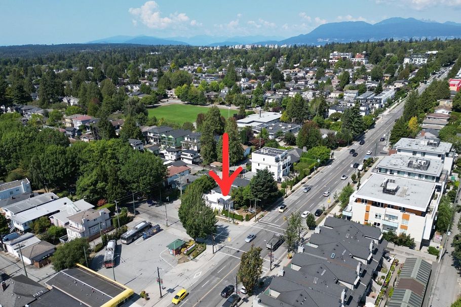 7895 Granville Street Vancouver, BC - 3