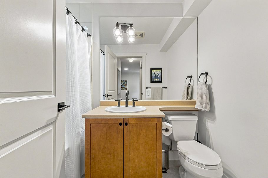 2460 Sasamat Street Vancouver, BC - 21