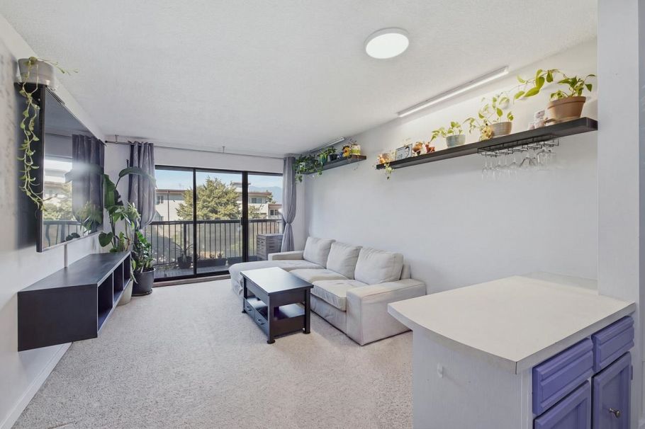 209 2120 W 2nd Avenue Vancouver, BC - 2