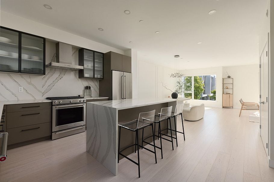 49 3597 Malsum Drive North Vancouver, BC - 16