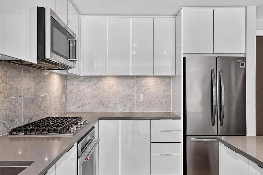 204 2651 Library Lane North Vancouver, BC - 8