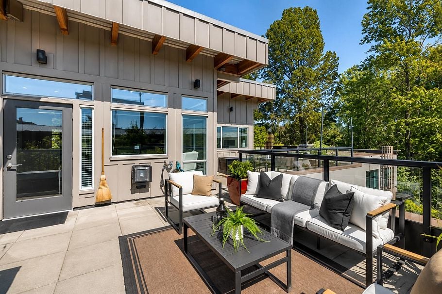 301 1075 W 1st Street North Vancouver, BC - 16