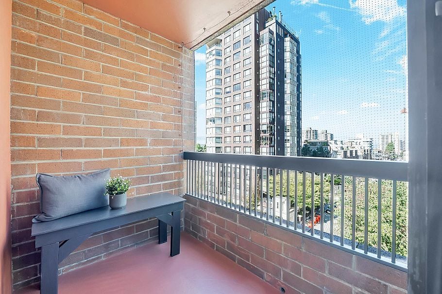 611 1330 Burrard Street Vancouver, BC - 10