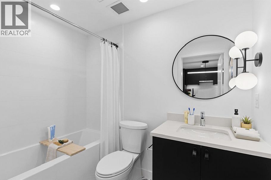 502 1680 E 12th Avenue Vancouver, BC - 2