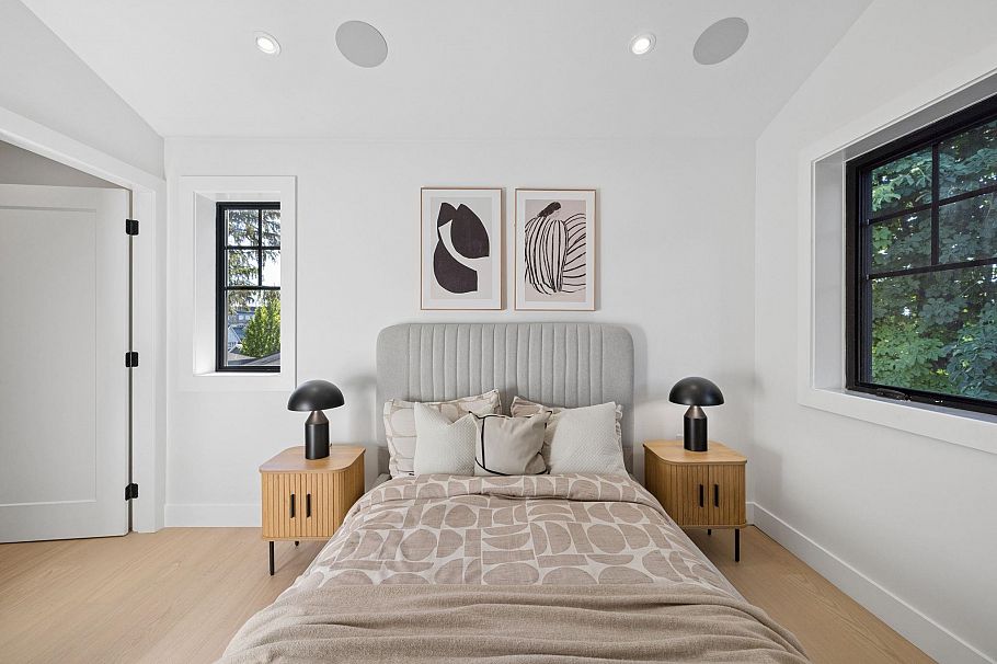 588 E 10th Avenue Vancouver, BC - 28