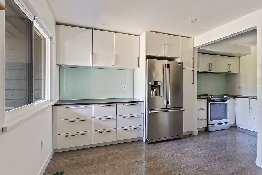 65 1930 Cedar Village Crescent North Vancouver, BC - 6