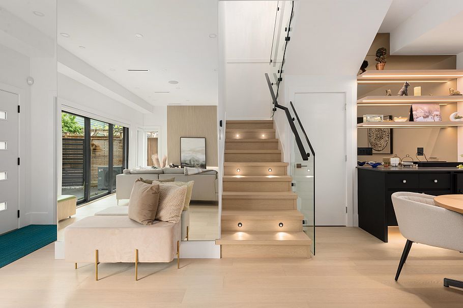 5 371 E 33rd Avenue Vancouver, BC - 5