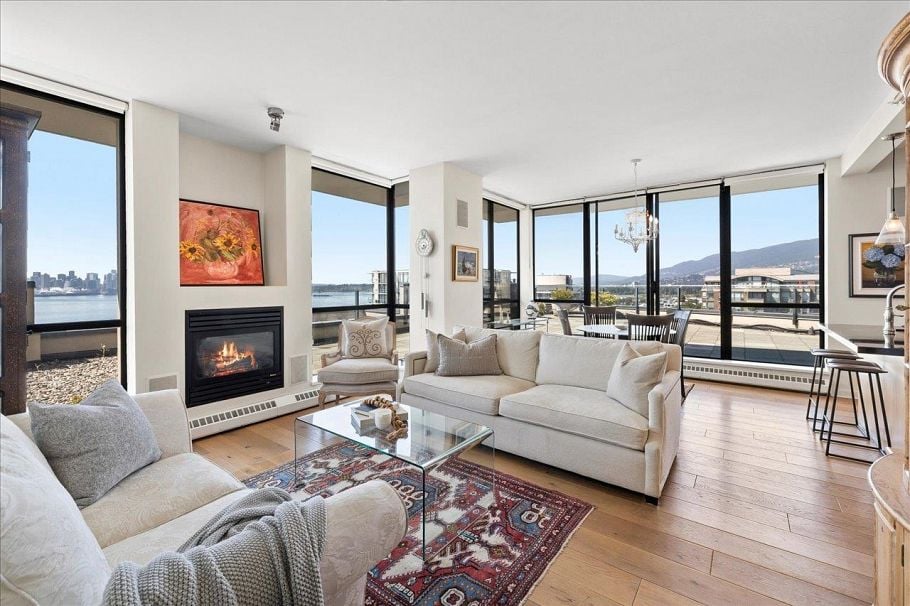 PH2 124 W 1st Street North Vancouver, BC - 2