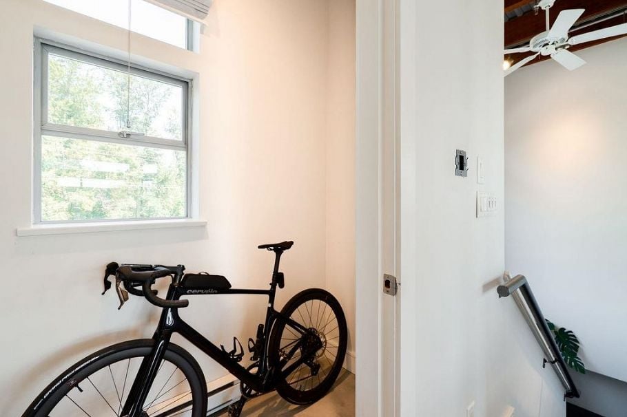 301 1075 W 1st Street North Vancouver, BC - 19