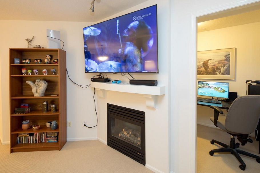 263 1100 E 29th Street North Vancouver, BC - 4