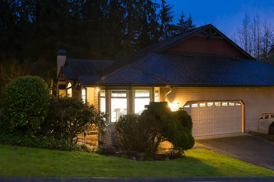 1102 Strathaven Drive North Vancouver, BC - 27