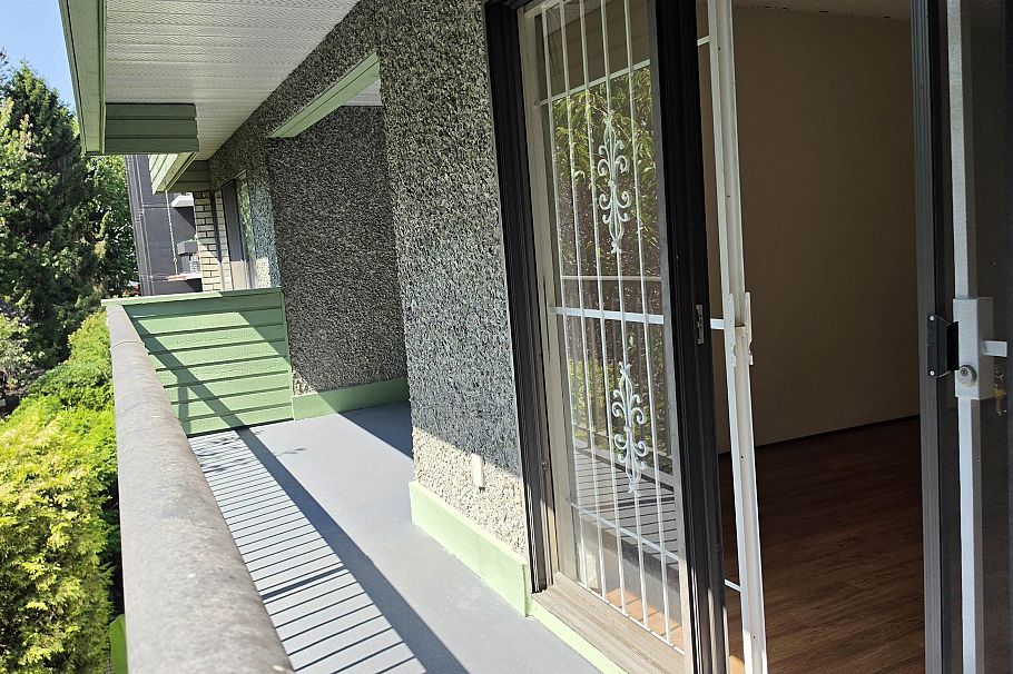 406 1717 Haro Street Vancouver, BC - 7