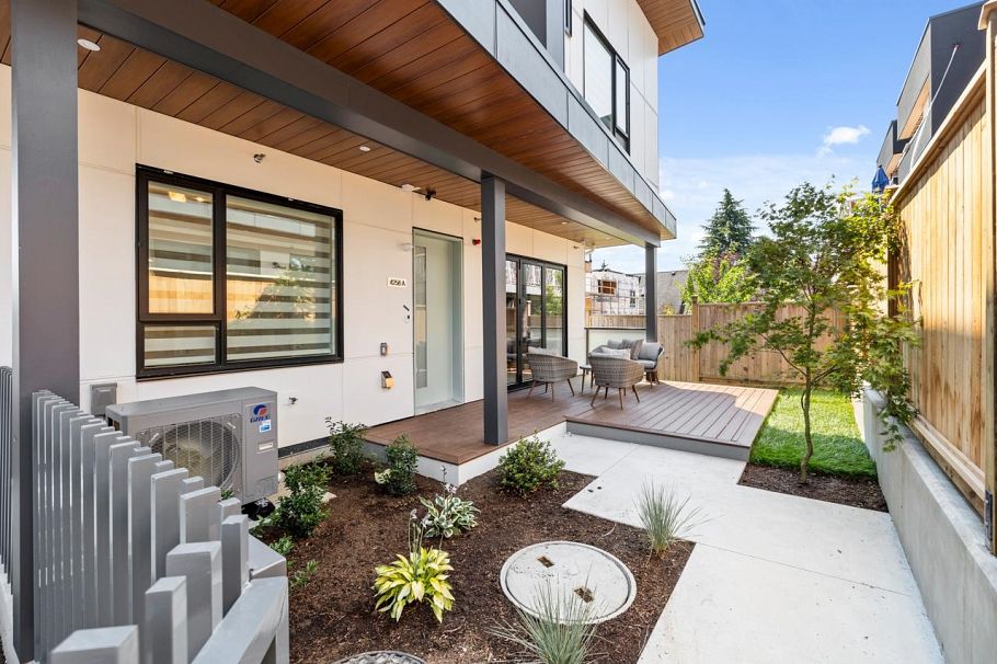 A 4258 Sophia Street Vancouver, BC - 3