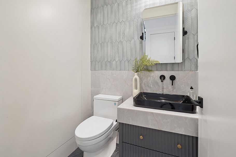 2 3036 W 13th Avenue Vancouver, BC - 18